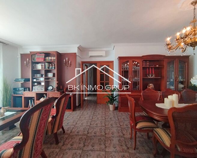 Casas en venta y pisos alquiler - 3