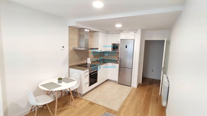 Casas en venta y pisos alquiler - 3