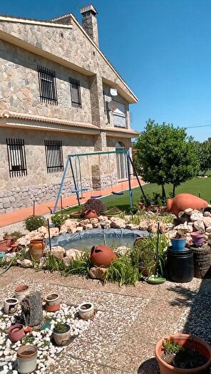 Casas en venta y pisos alquiler - 2