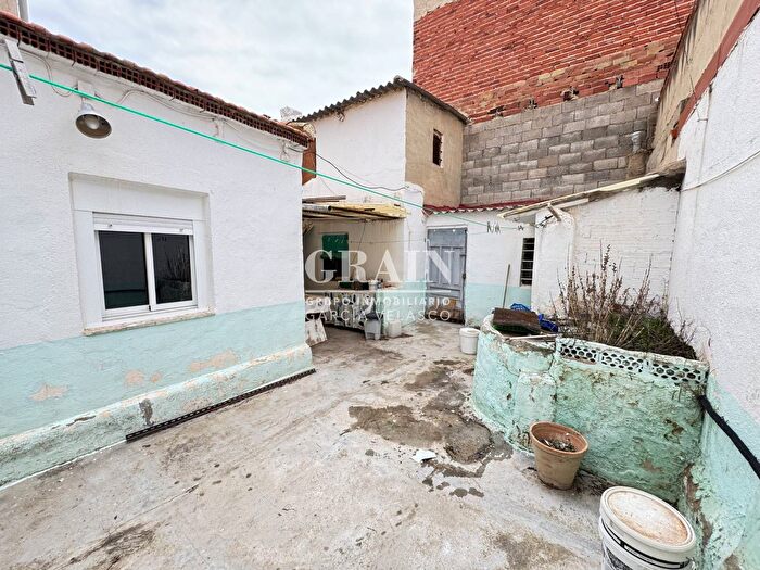 Casas en venta y pisos alquiler - 1