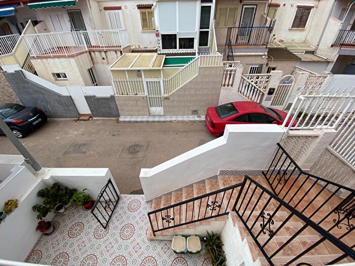 Casas en venta y pisos alquiler - 3