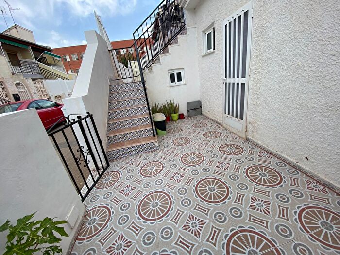 Casas en venta y pisos alquiler - 2