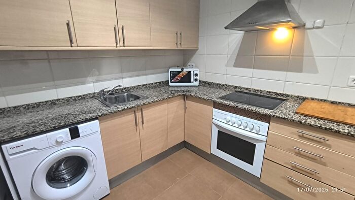 Casas en venta y pisos alquiler - 1