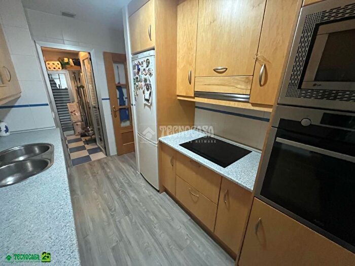 Casas en venta y pisos alquiler - 3