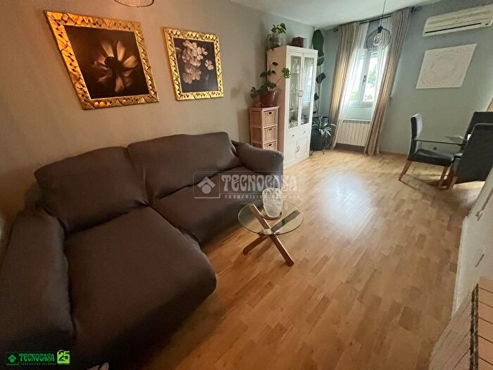 Casas en venta y pisos alquiler - 2