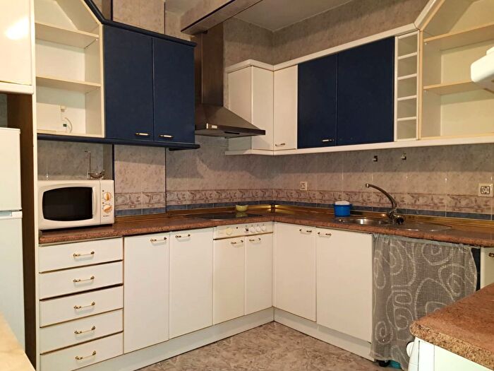 Casas en venta y pisos alquiler - 3