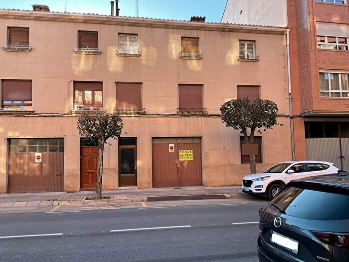 Casas en venta y pisos alquiler - 1