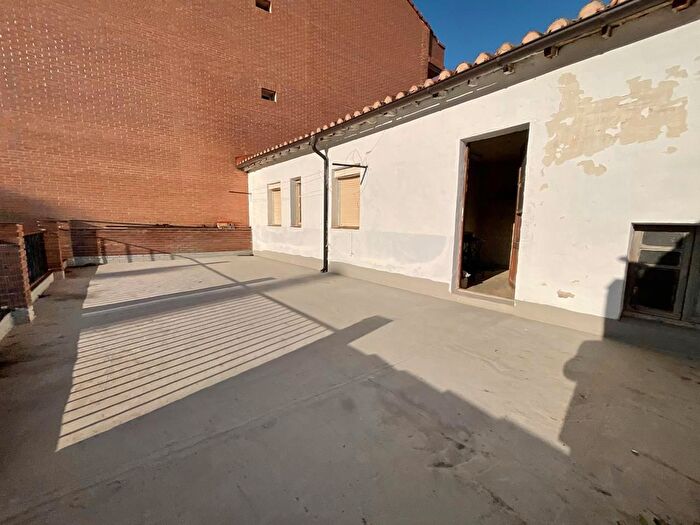 Casas en venta y pisos alquiler - 2