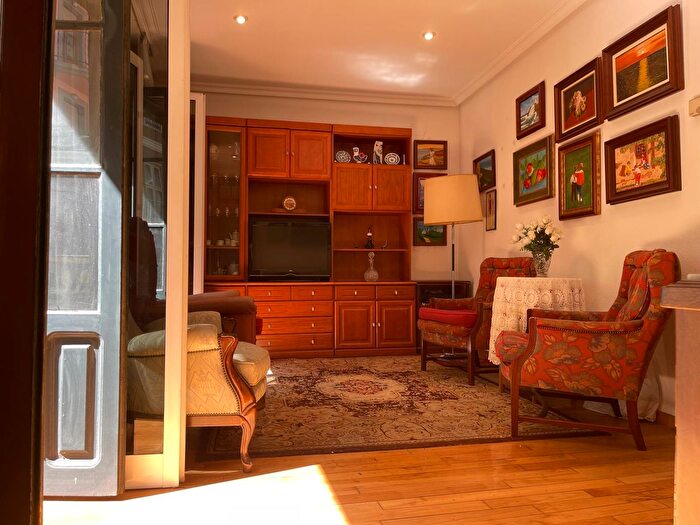 Casas en venta y pisos alquiler - 3