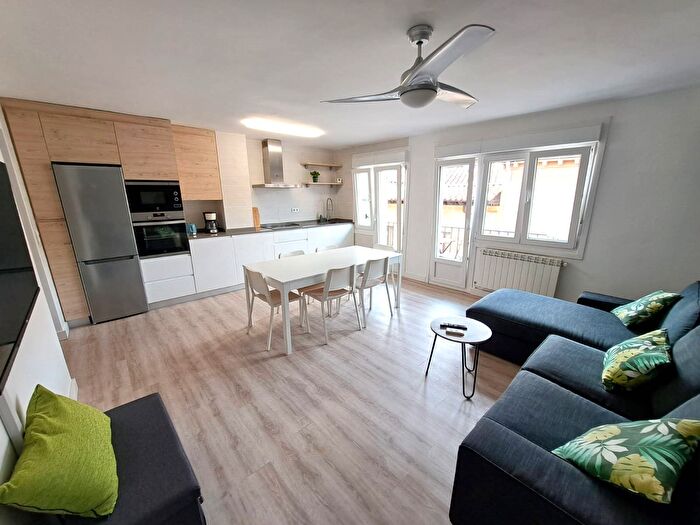 Casas en venta y pisos alquiler - 1