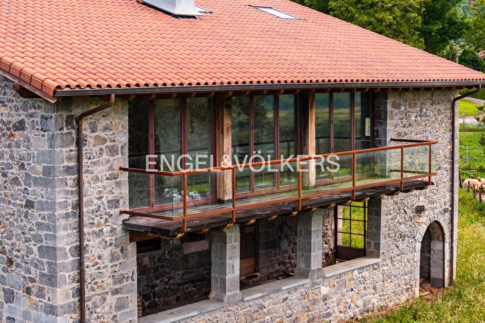 Casas en venta y pisos alquiler - 1