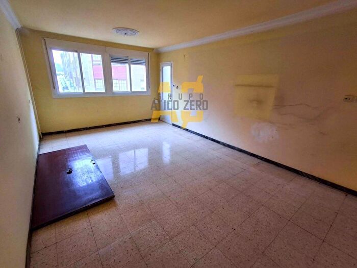 Casas en venta y pisos alquiler - 3