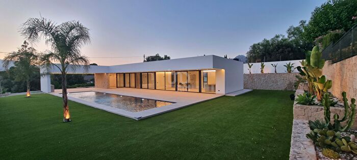Casa en venta en Busot, Alicante de 3 habitaciones