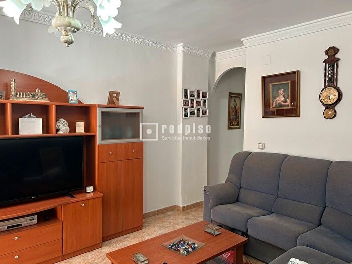 Casas en venta y pisos alquiler - 3