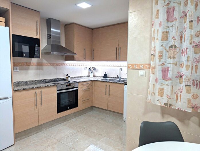 Casas en venta y pisos alquiler - 2