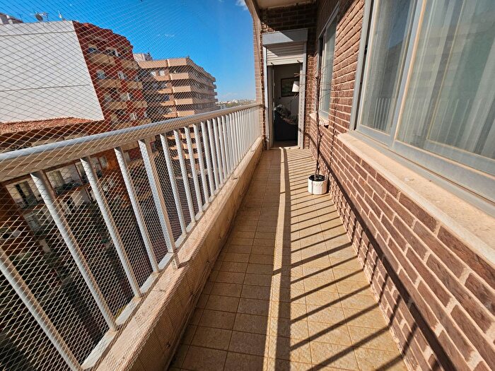 Casas en venta y pisos alquiler - 3