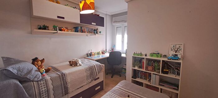 Casas en venta y pisos alquiler - 2