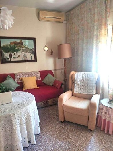 Casas en venta y pisos alquiler - 1