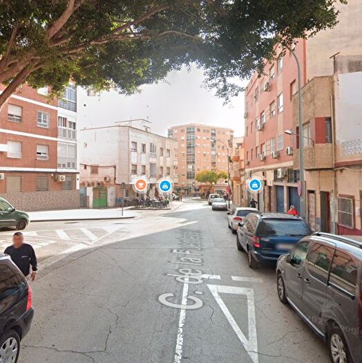 Casas en venta y pisos alquiler - 2