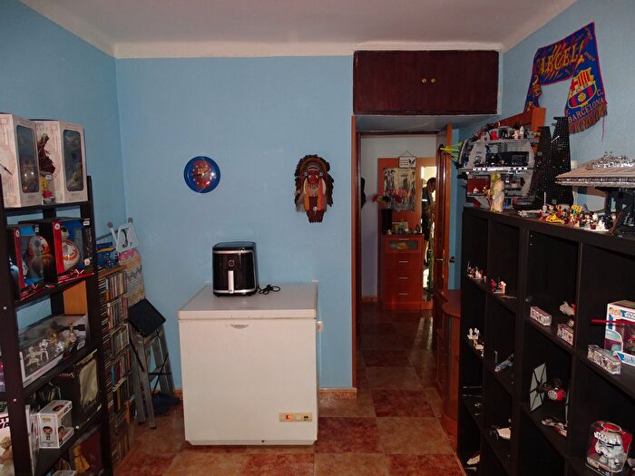 Casas en venta y pisos alquiler - 3