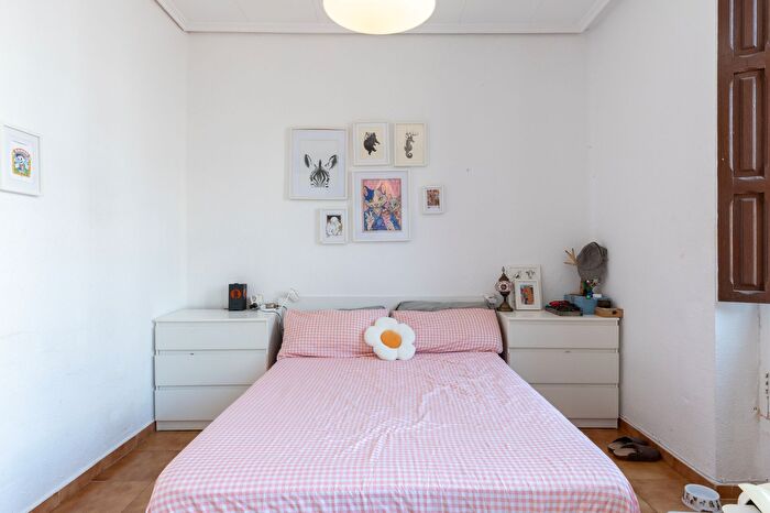 Casas en venta y pisos alquiler - 2