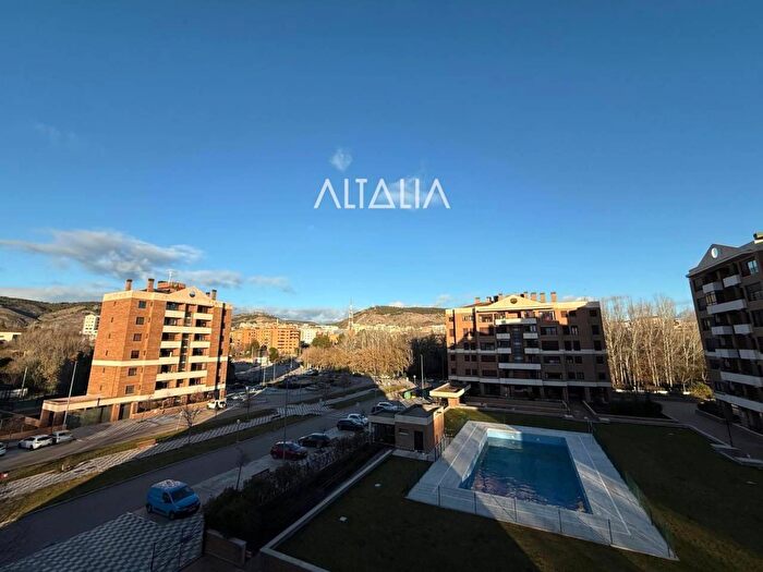 Casas en venta y pisos alquiler - 2