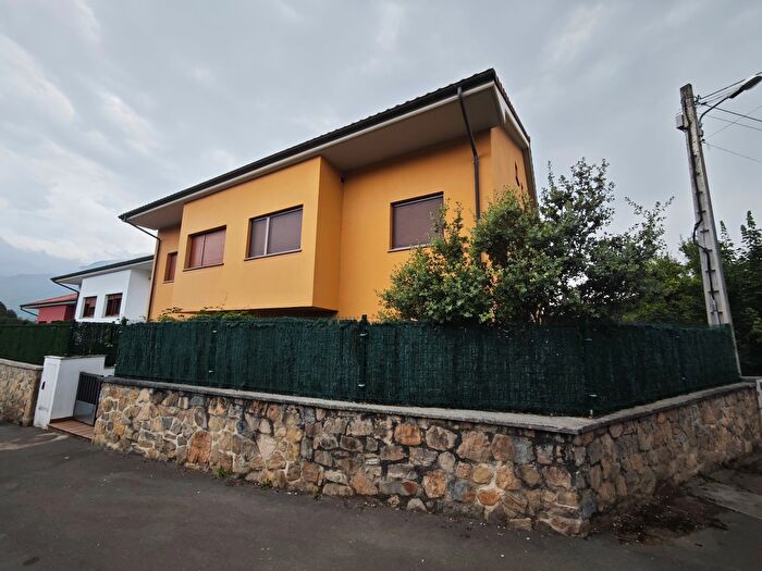 Casas en venta y pisos alquiler - 3