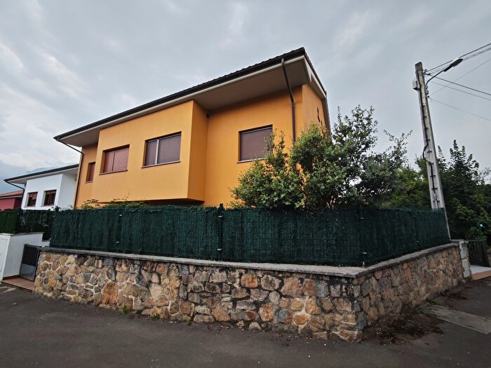 Casas en venta y pisos alquiler - 2