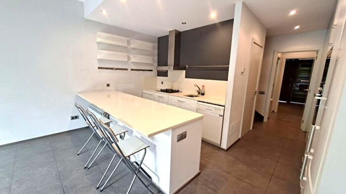 Casas en venta y pisos alquiler - 1