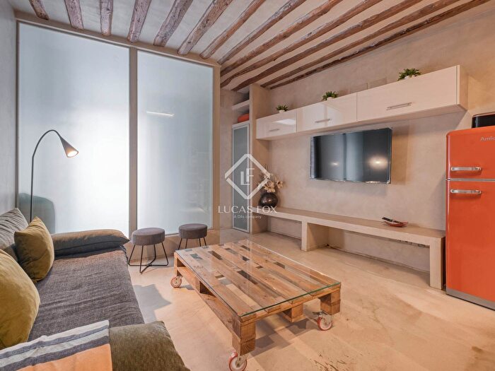Casas en venta y pisos alquiler - 1