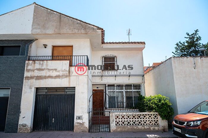 Casas en venta y pisos alquiler - 1
