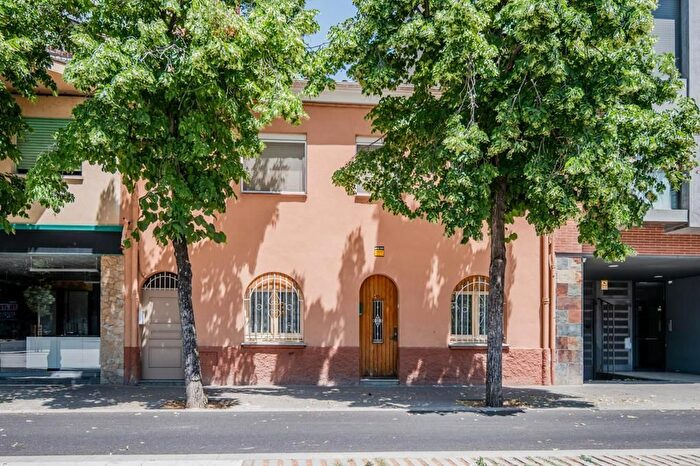 Casa en venta en Veïnat, Salt de 9 habitaciones