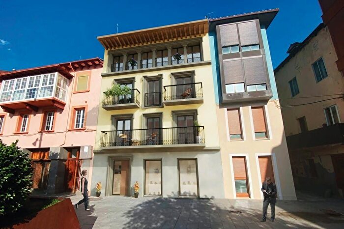 Casas en venta y pisos alquiler - 2