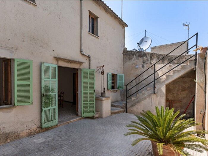 Casas en venta y pisos alquiler - 1