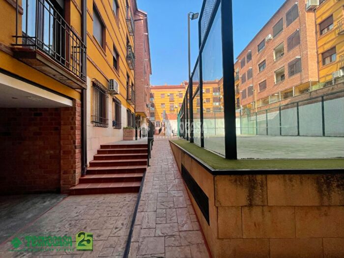 Casas en venta y pisos alquiler - 3
