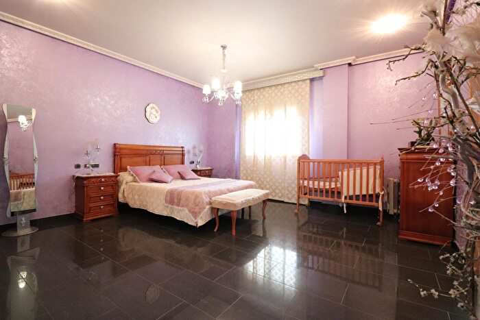 Casas en venta y pisos alquiler - 2