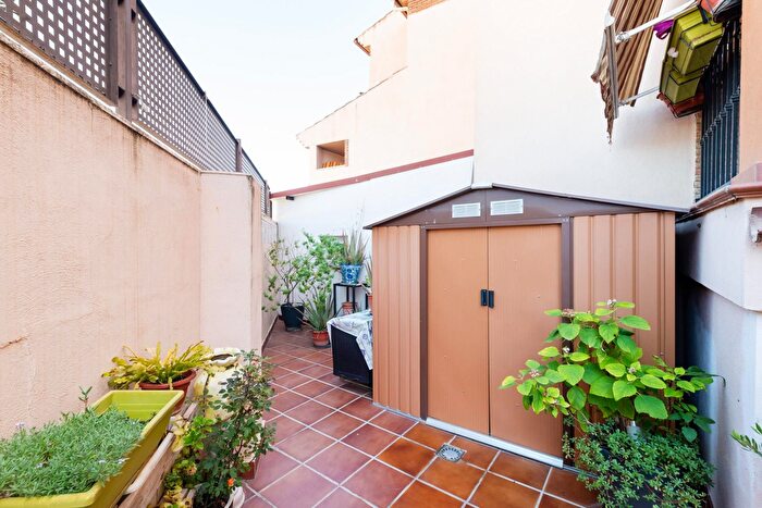 Casas en venta y pisos alquiler - 3