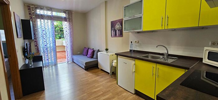 Casas en venta y pisos alquiler - 1