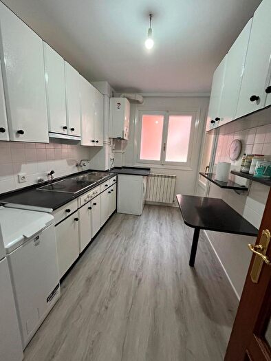 Casas en venta y pisos alquiler - 3