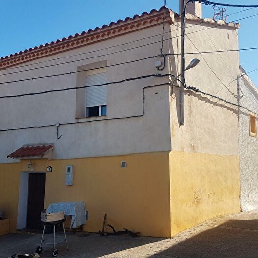 Casas en venta y pisos alquiler - 1