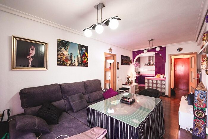 Casas en venta y pisos alquiler - 1