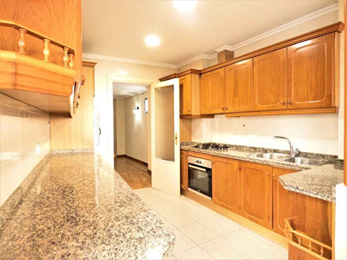Casas en venta y pisos alquiler - 3