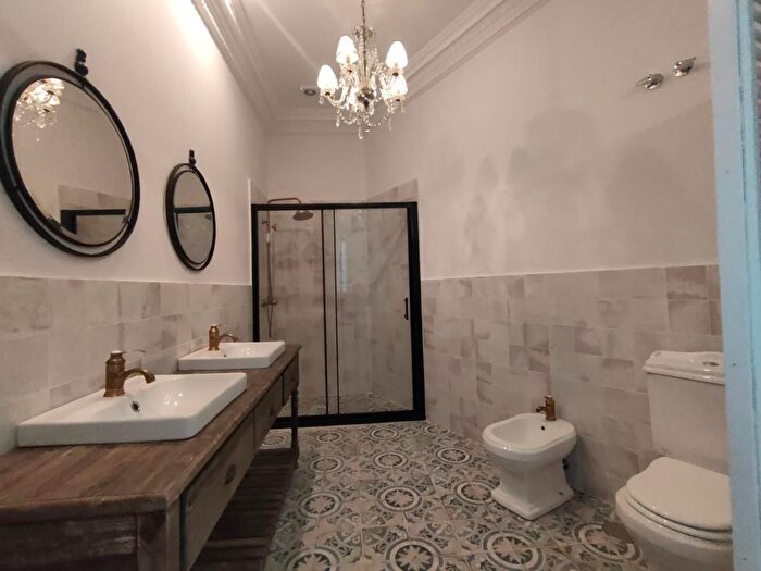 Casas en venta y pisos alquiler - 2