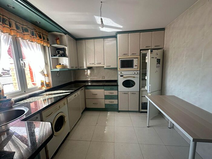 Casas en venta y pisos alquiler - 1