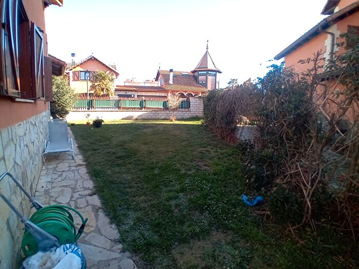 Casas en venta y pisos alquiler - 3