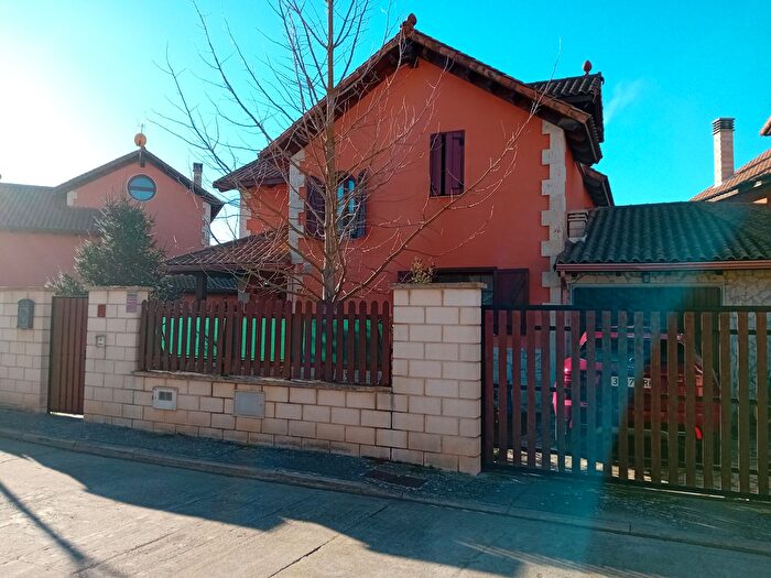Casas en venta y pisos alquiler - 2
