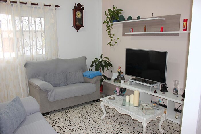 Casas en venta y pisos alquiler - 3