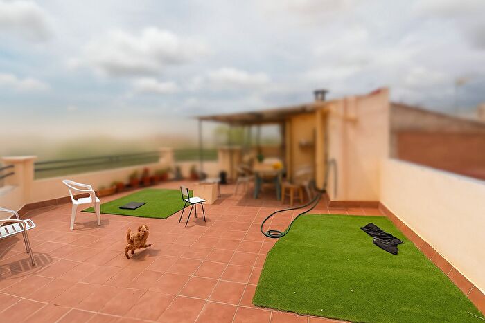 Casa en venta en El Pedró, Cornellà de Llobregat de 4 habitaciones