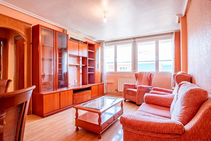 Casas en venta y pisos alquiler - 1