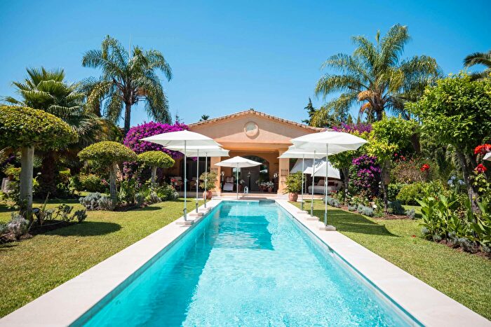 Casa en venta en San Pedro de Alcántara, Guadalmina Baja de 3 habitaciones